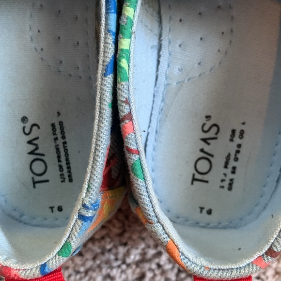 Dinosaur toddler Tom’s shoes - Picture 3 of 5